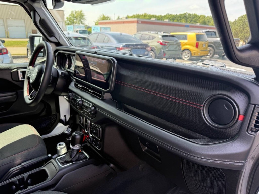 2024 Jeep Wrangler Image 28