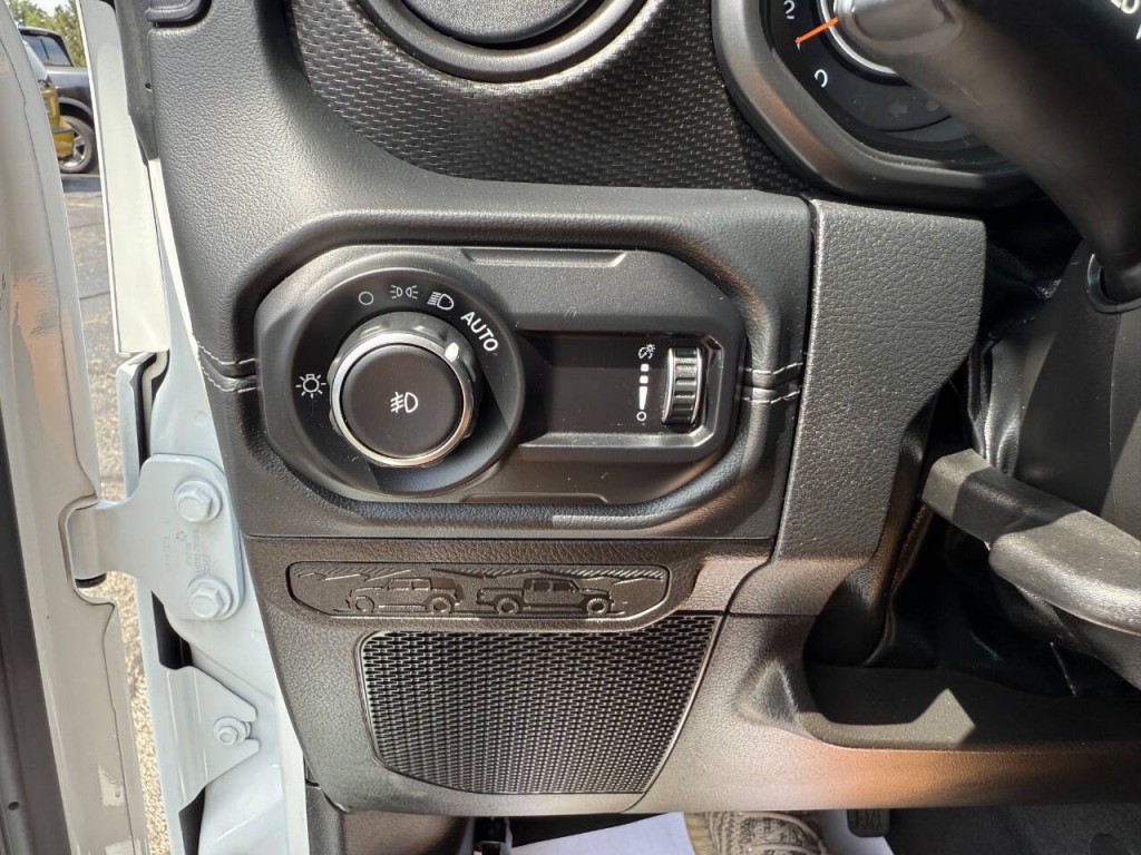2024 Jeep Wrangler Image 30