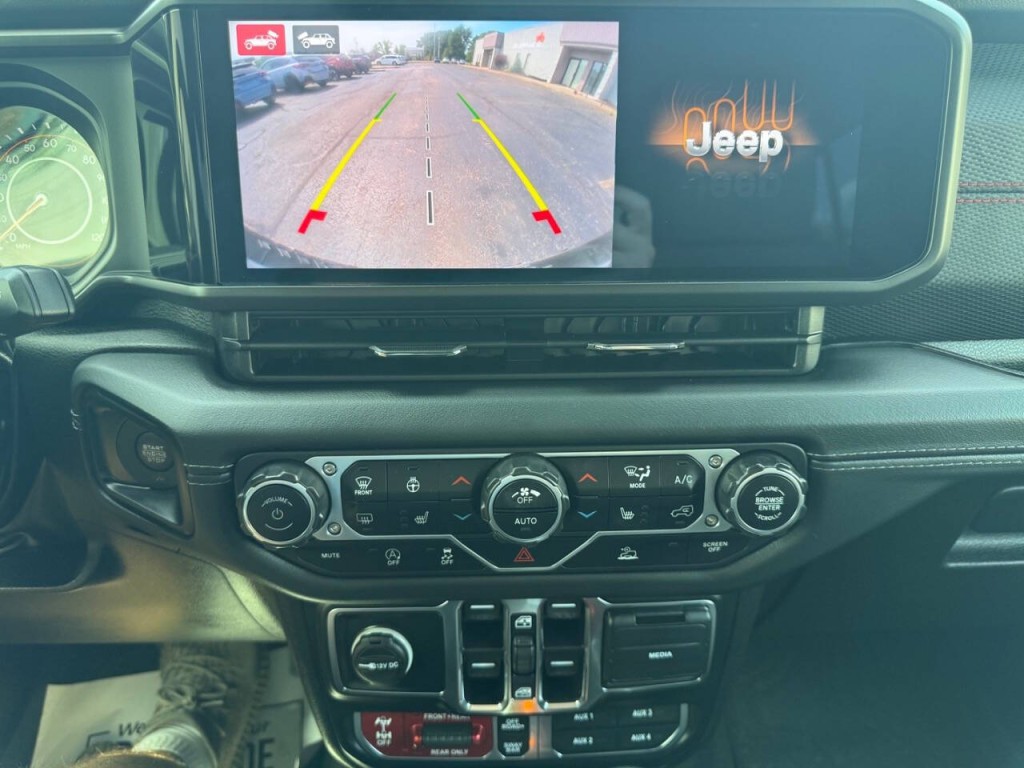 2024 Jeep Wrangler Image 35