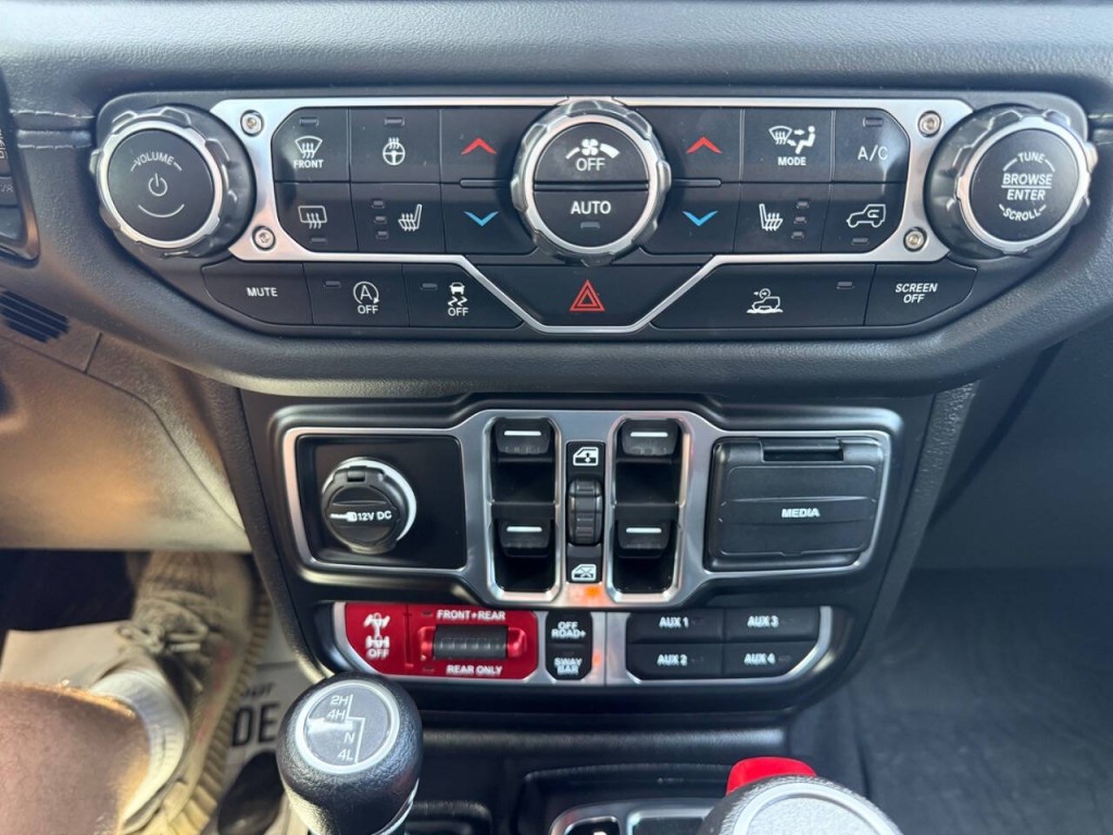 2024 Jeep Wrangler Image 36