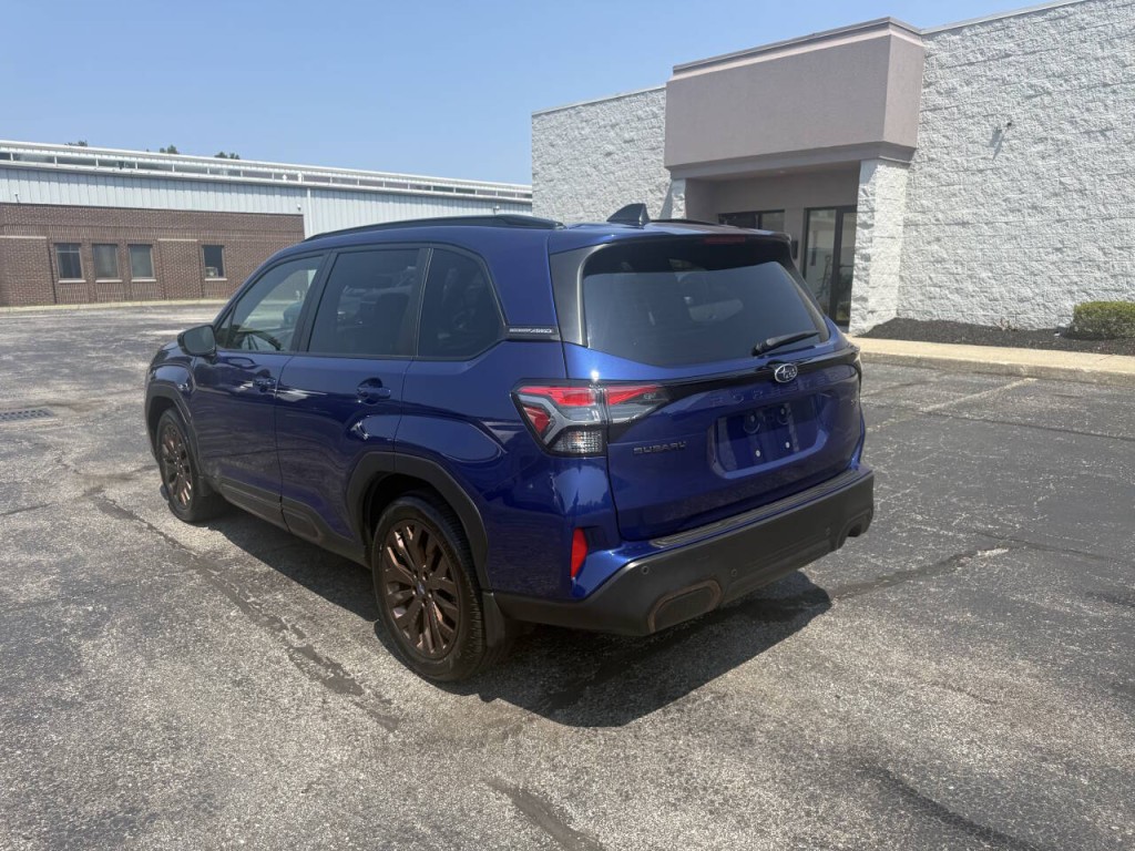2025 Subaru Forester Image 8