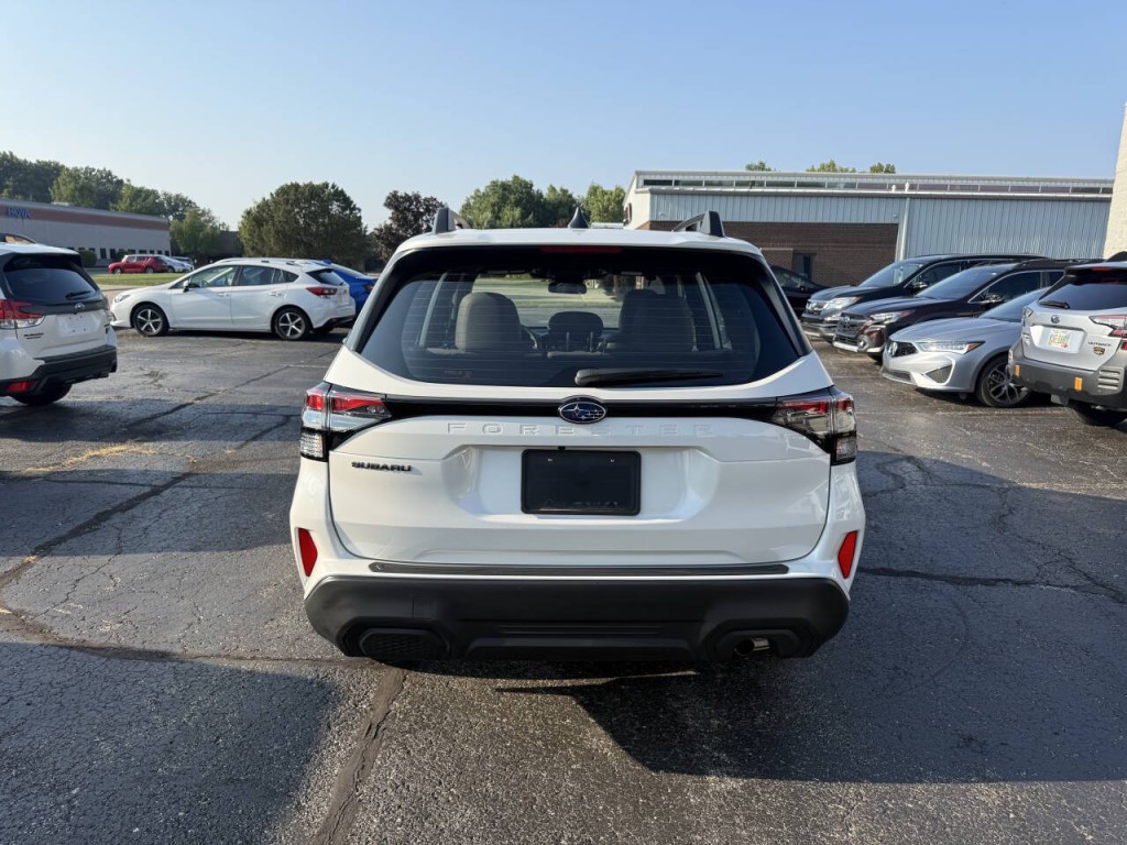 2025 Subaru Forester Image 7