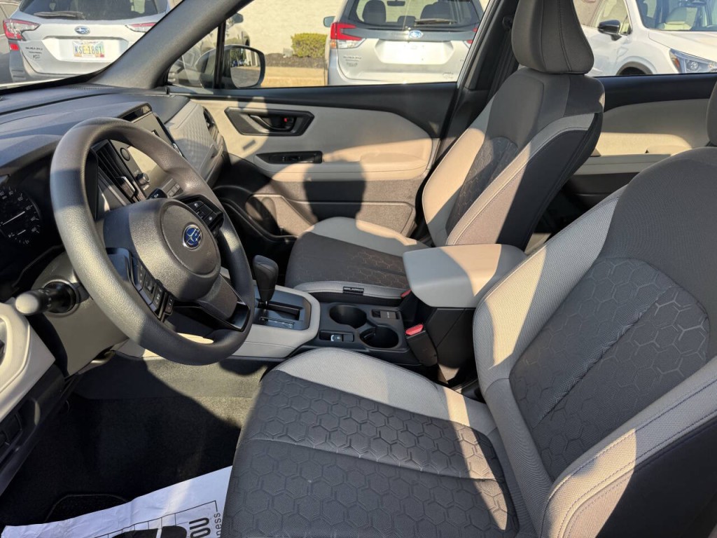 2025 Subaru Forester Image 17