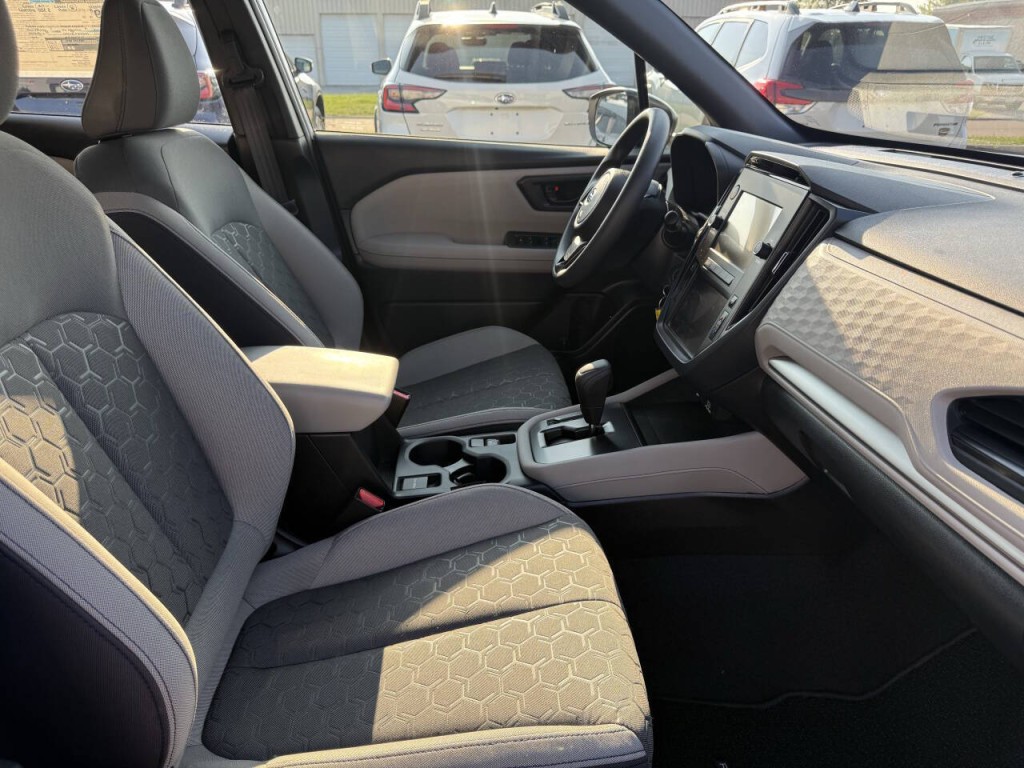 2025 Subaru Forester Image 25