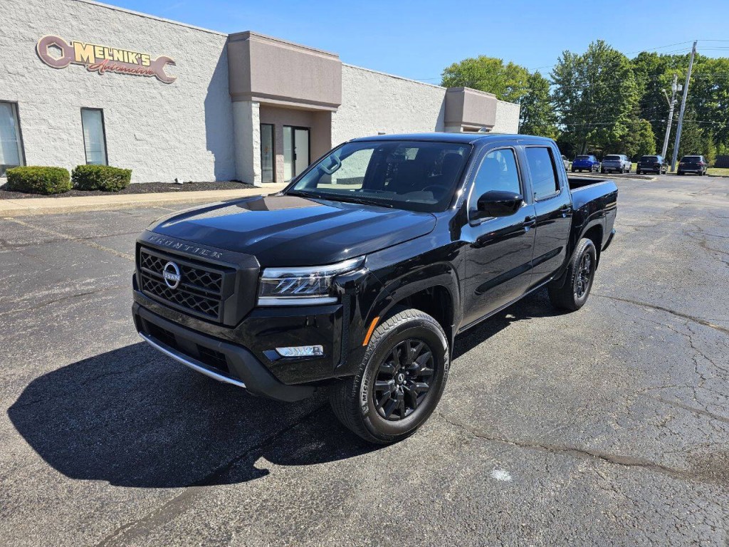 2023 Nissan Frontier Image 2