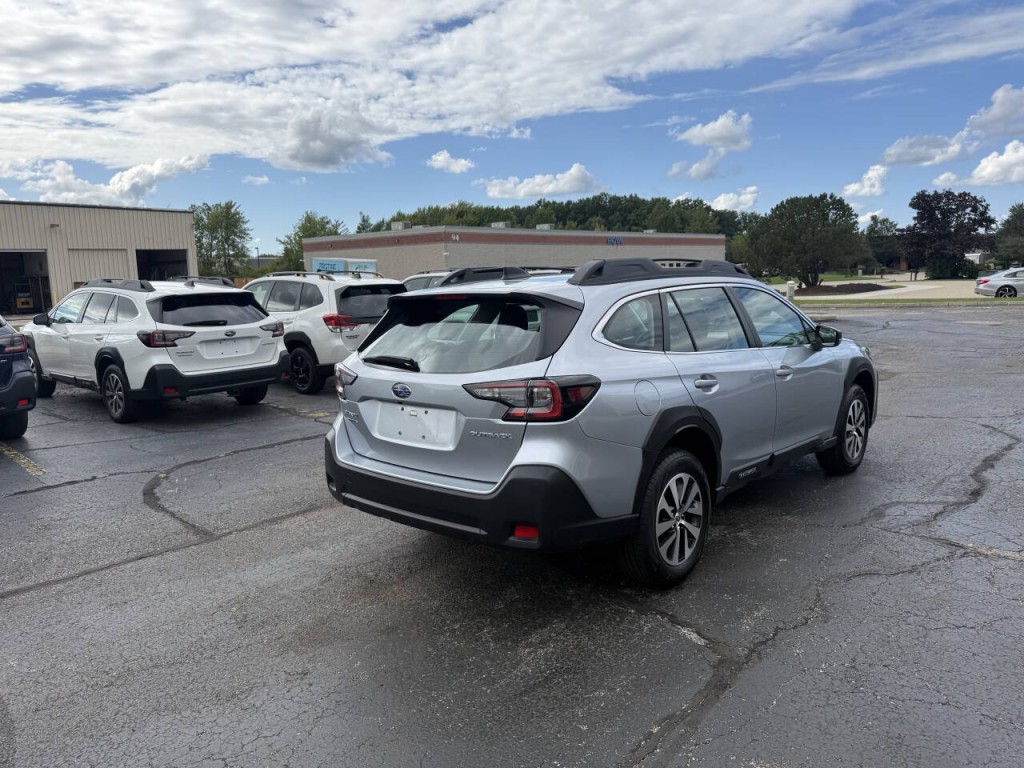 2025 Subaru Outback Image 6