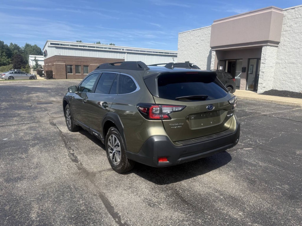 2025 Subaru Outback Image 7