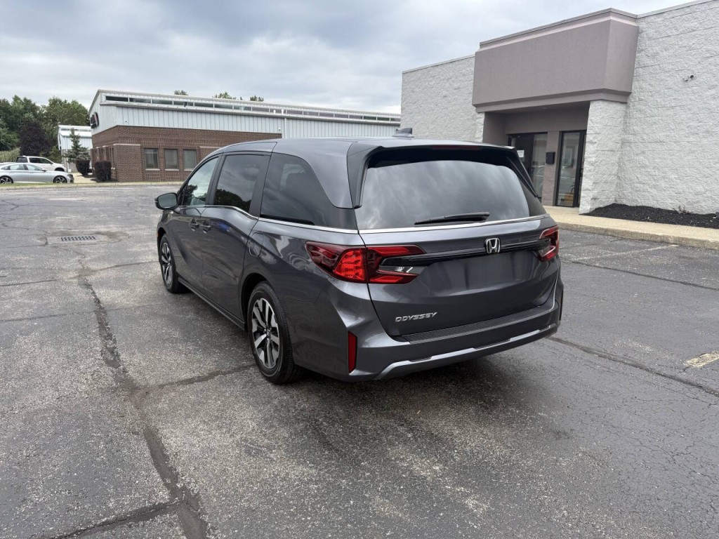 2025 Honda Odyssey Image 8