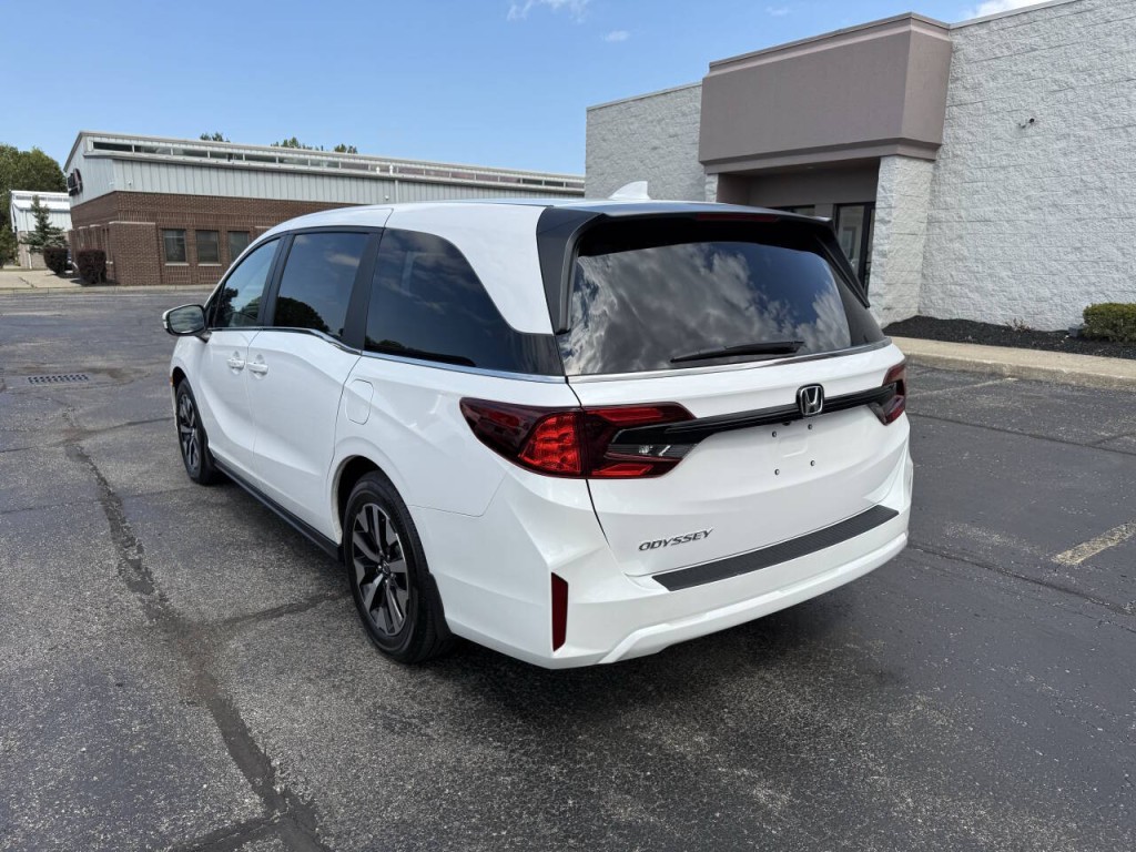 2025 Honda Odyssey Image 8
