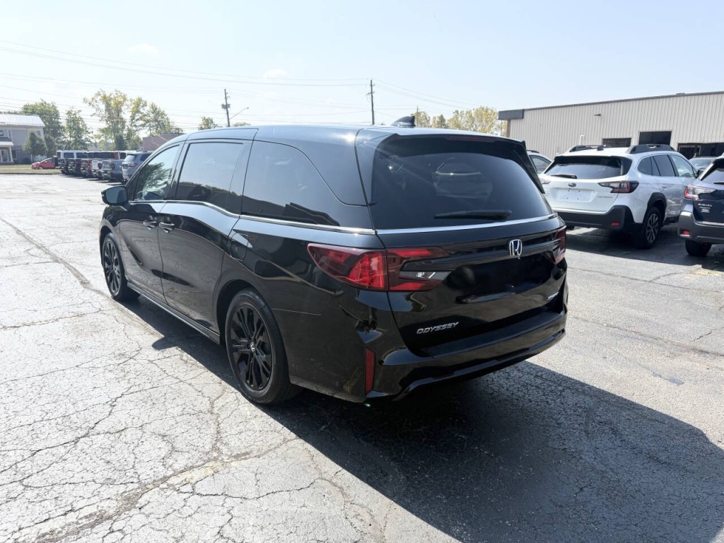 2025 Honda Odyssey Image 8