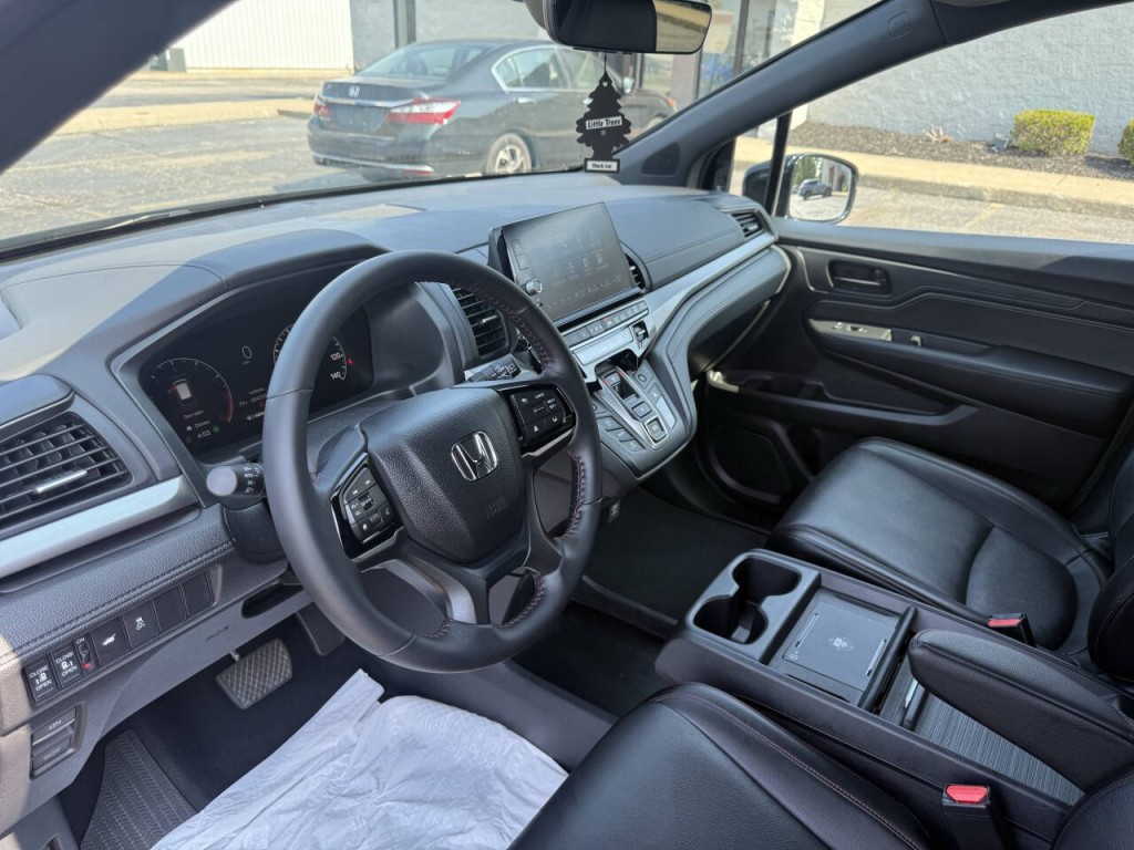 2025 Honda Odyssey Image 17