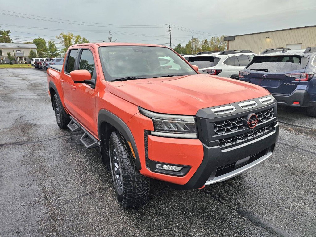 2025 Nissan Frontier Image 4