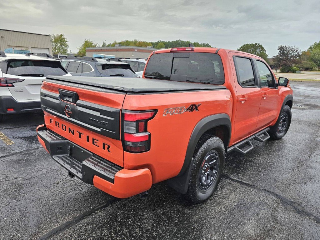 2025 Nissan Frontier Image 6