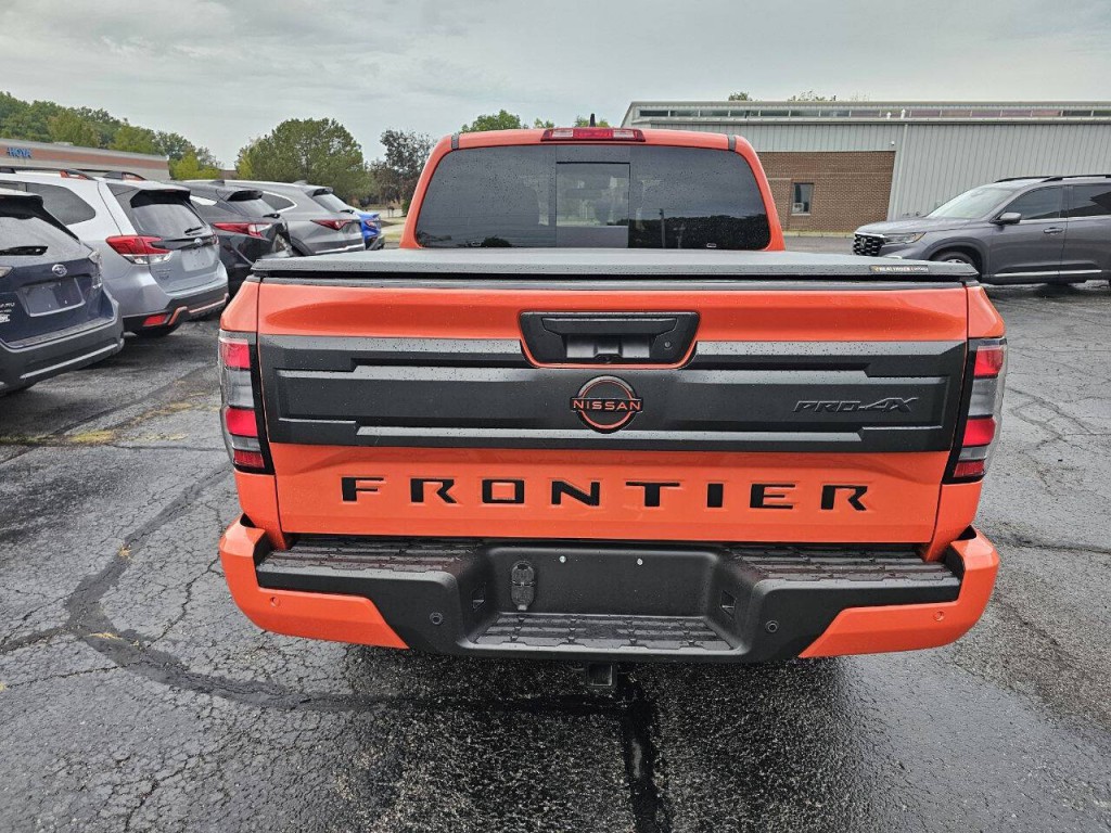 2025 Nissan Frontier Image 7