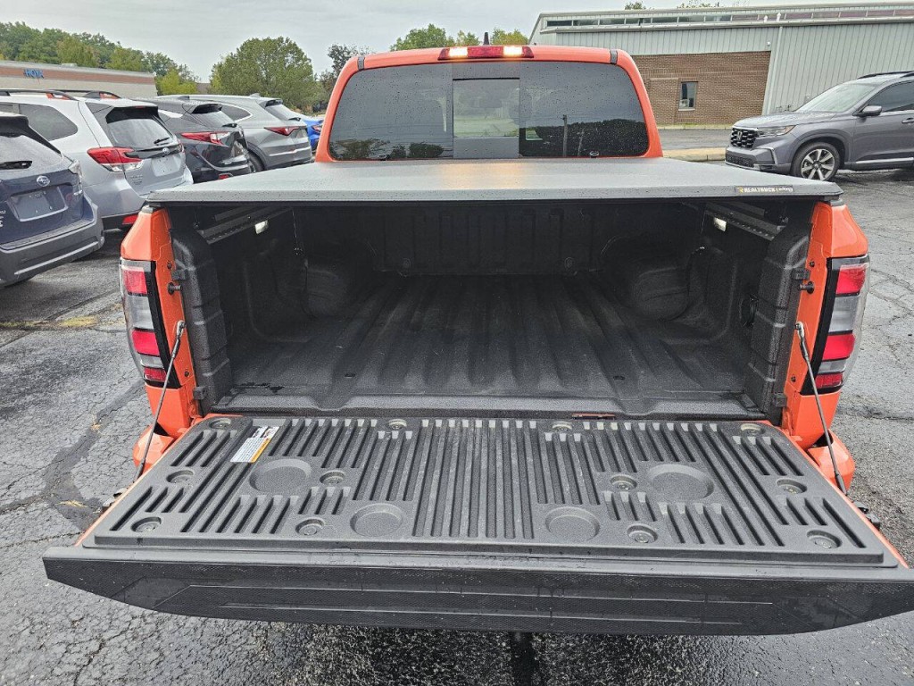 2025 Nissan Frontier Image 12