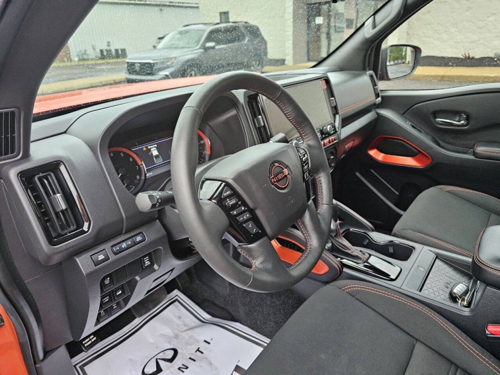 2025 Nissan Frontier Image 21