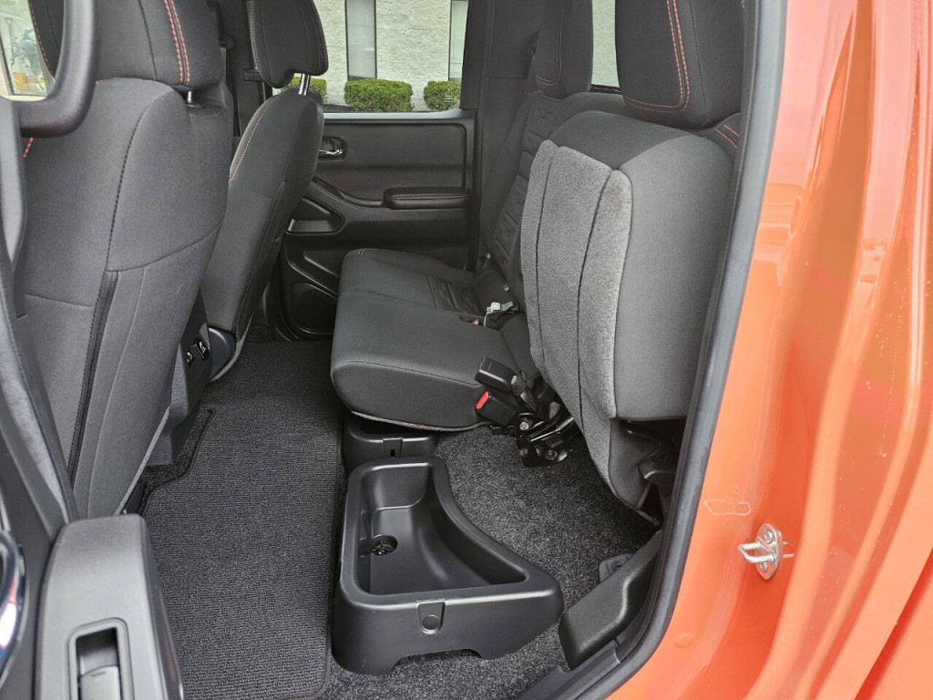 2025 Nissan Frontier Image 26