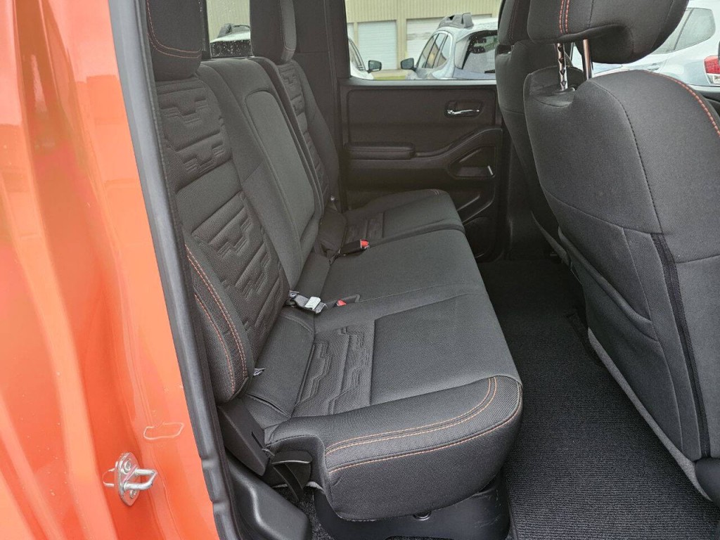 2025 Nissan Frontier Image 28