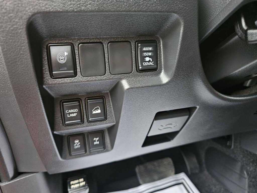 2025 Nissan Frontier Image 35