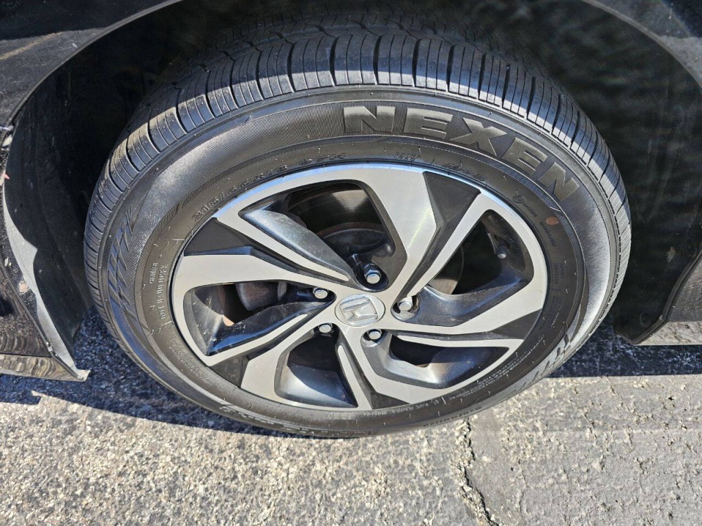 2017 Honda Accord Image 8