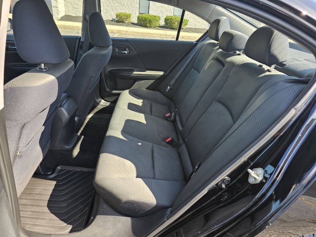 2017 Honda Accord Image 17