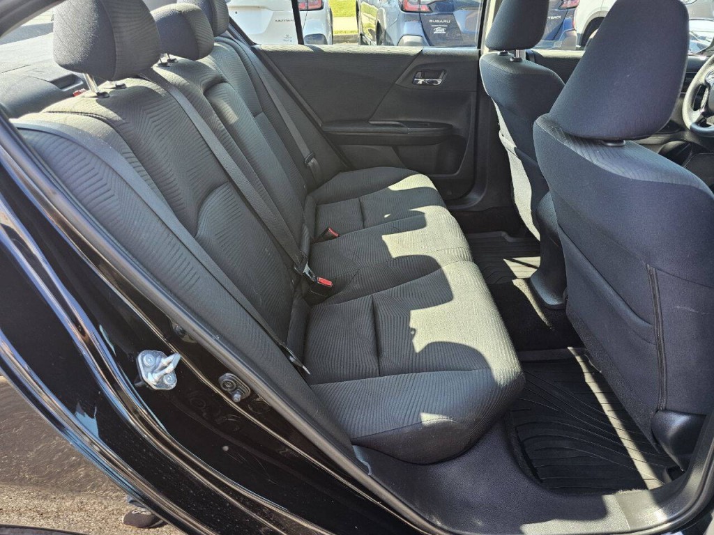 2017 Honda Accord Image 19