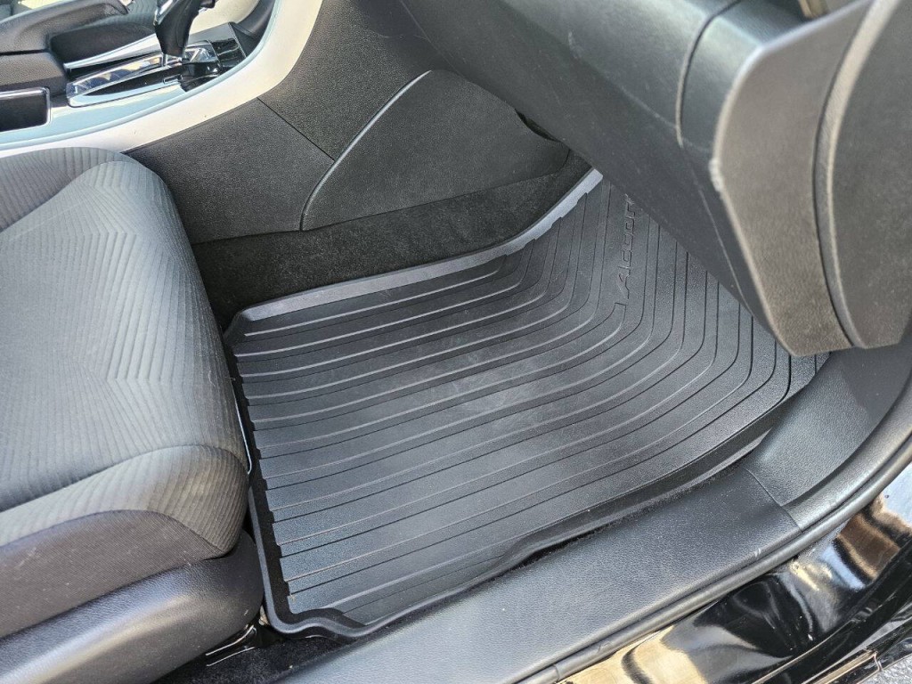 2017 Honda Accord Image 23