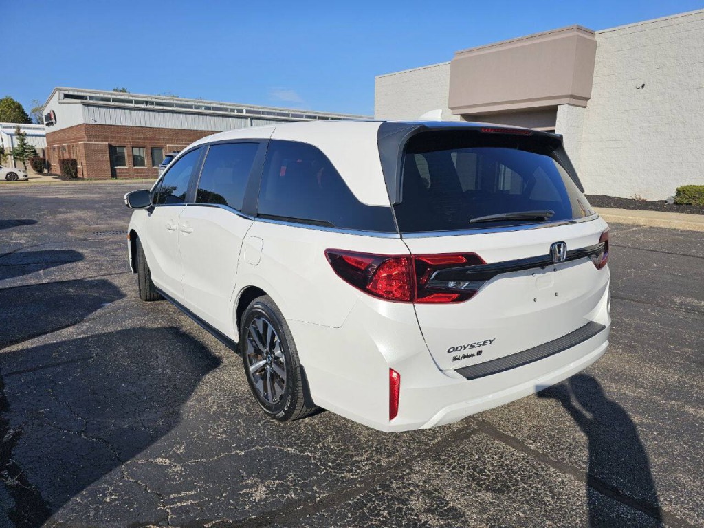 2025 Honda Odyssey Image 8