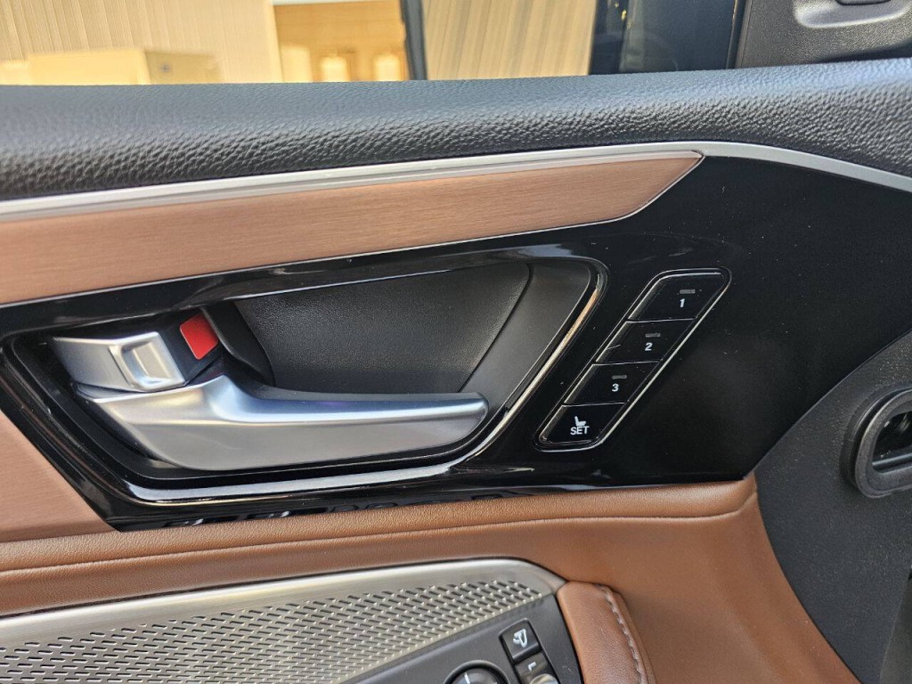 2023 Acura MDX Image 16