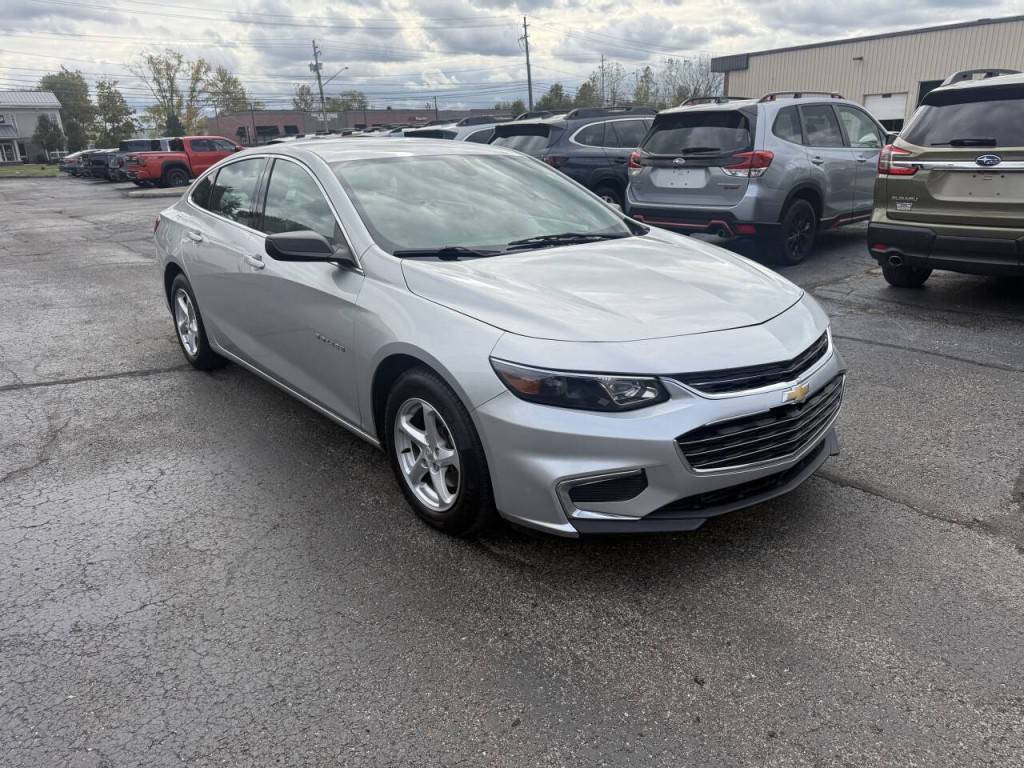2017 Chevrolet Malibu Image 4