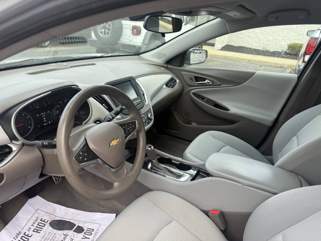 2017 Chevrolet Malibu Image 15