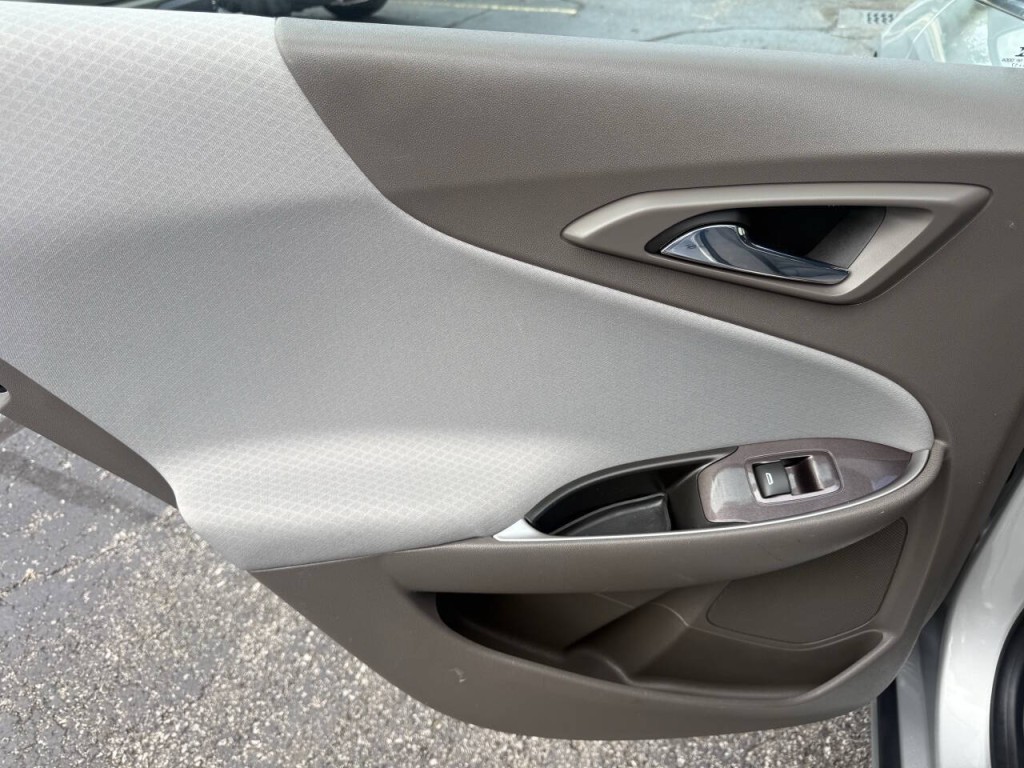 2017 Chevrolet Malibu Image 17