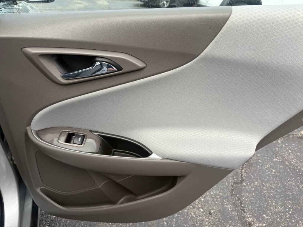 2017 Chevrolet Malibu Image 20