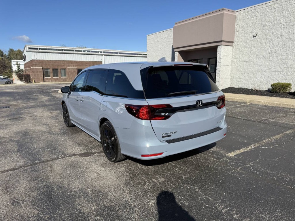 2024 Honda Odyssey Image 8