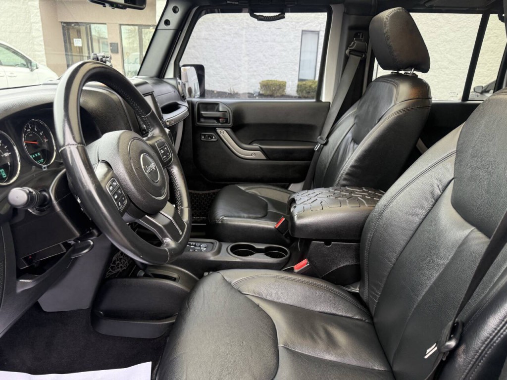 2015 Jeep Wrangler Unlimited Image 16
