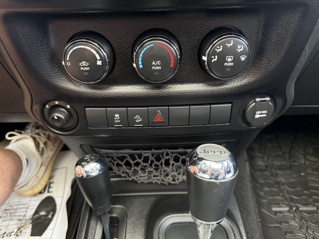 2015 Jeep Wrangler Unlimited Image 32