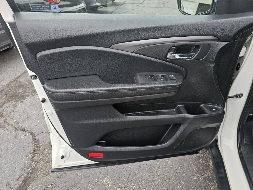 2017 Honda Pilot Image 10