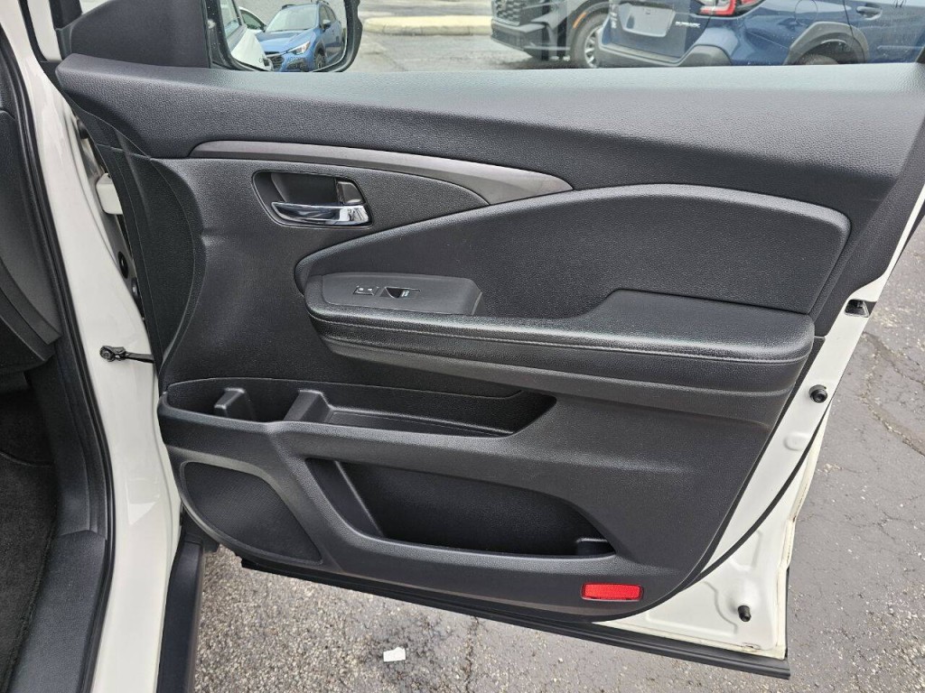 2017 Honda Pilot Image 22