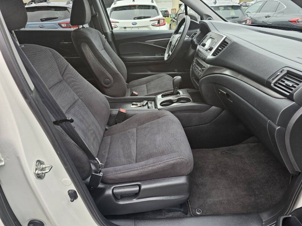 2017 Honda Pilot Image 24