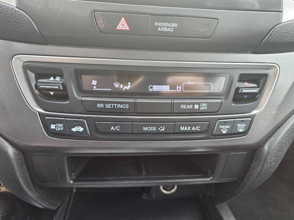 2017 Honda Pilot Image 32