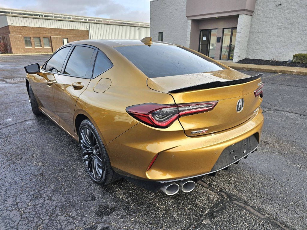 2022 Acura TL Image 8