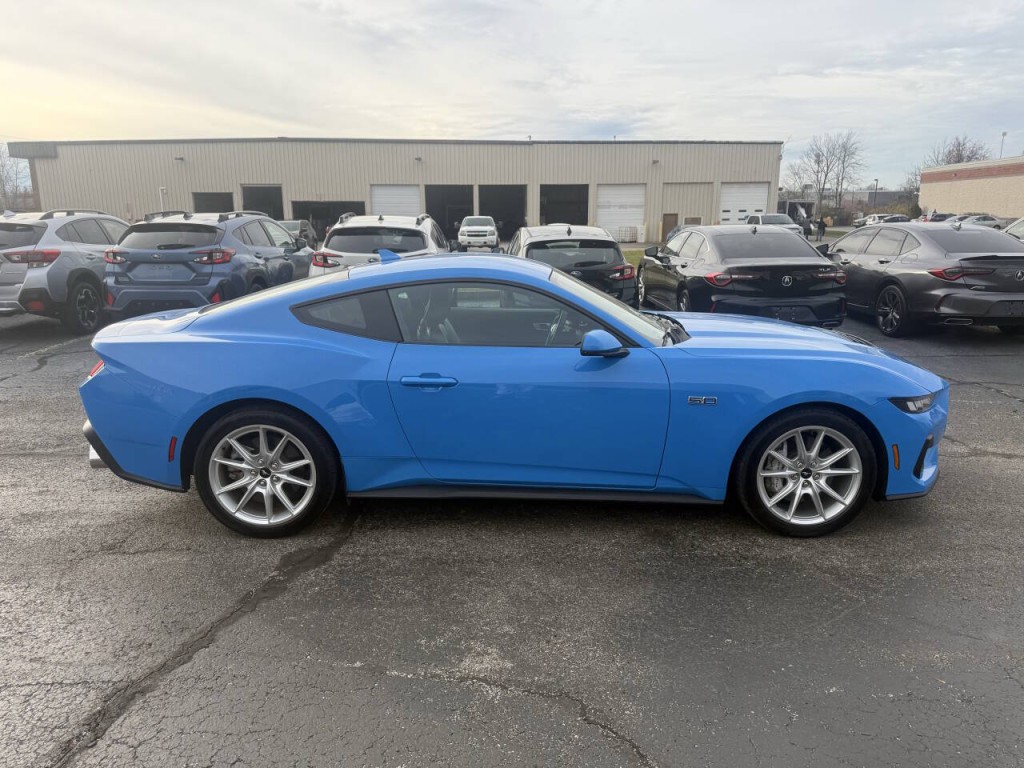 2024 Ford Mustang Image 5