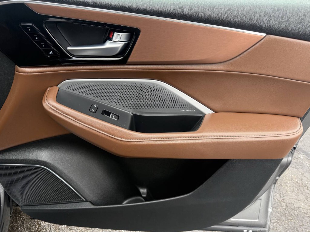 2025 Acura MDX Image 31