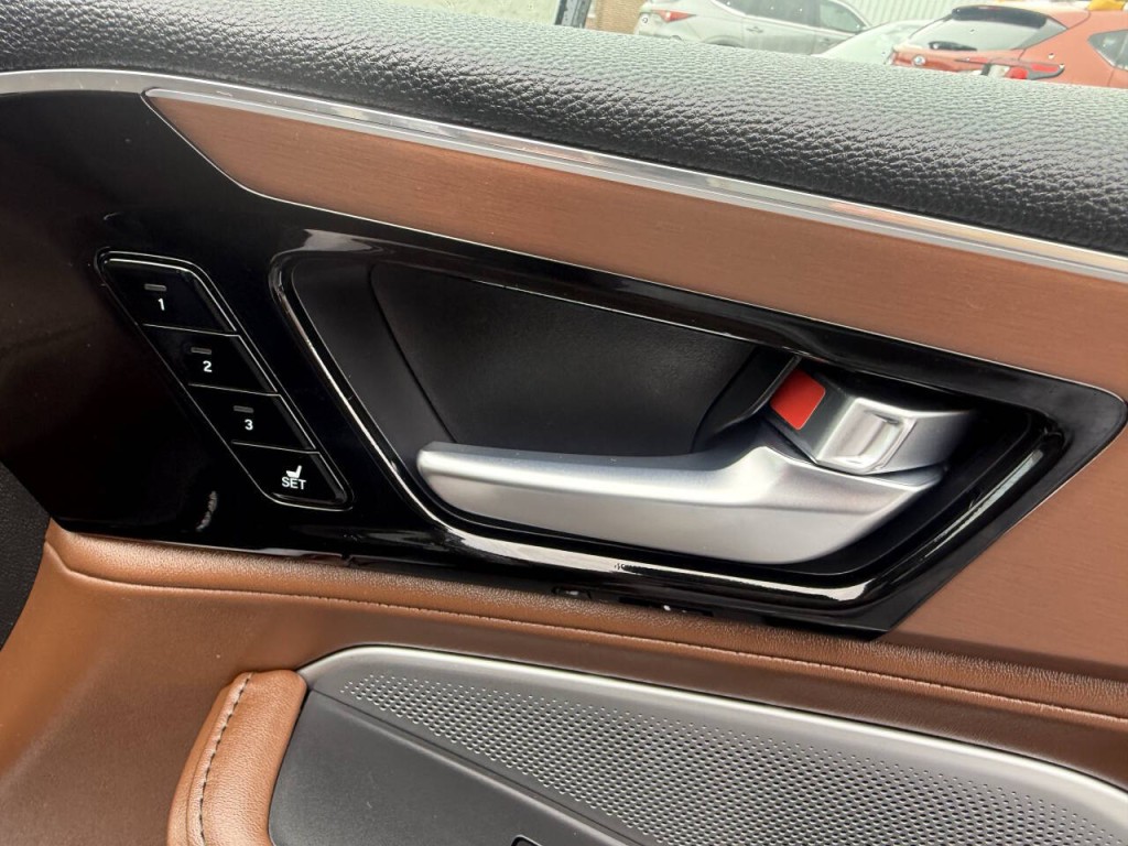 2025 Acura MDX Image 32