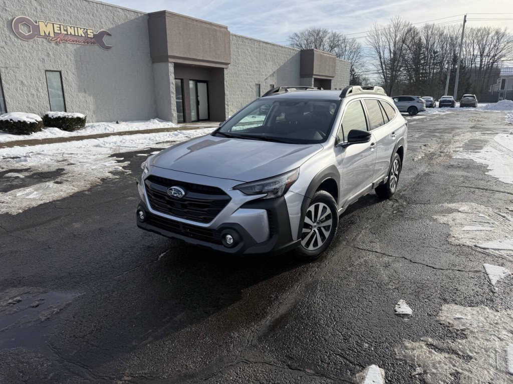 2025 Subaru Outback Image 2