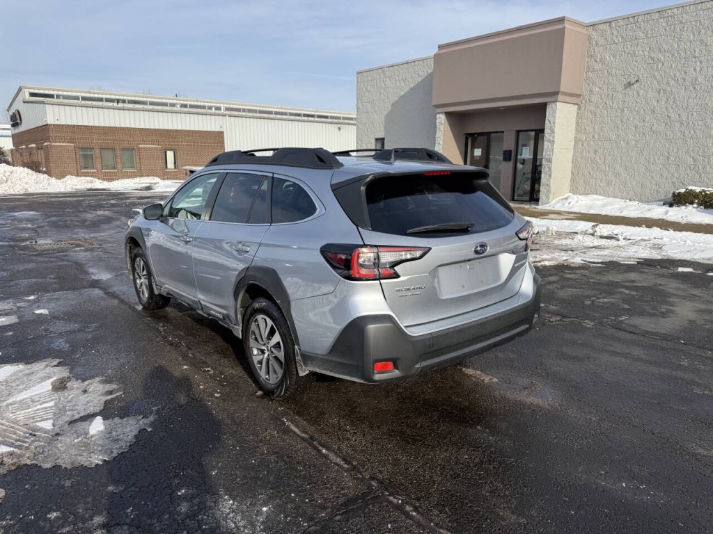 2025 Subaru Outback Image 9
