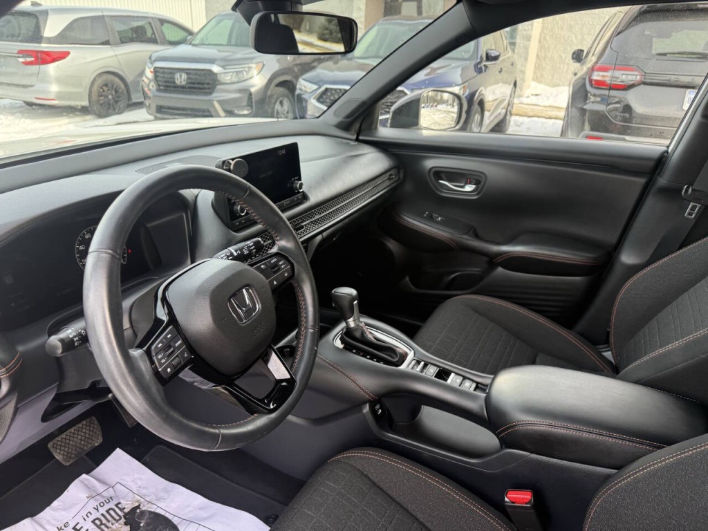 2025 Honda HR-V Image 16