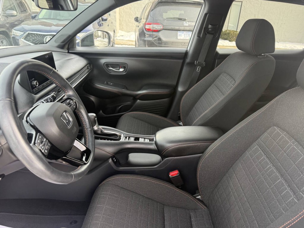 2025 Honda HR-V Image 17
