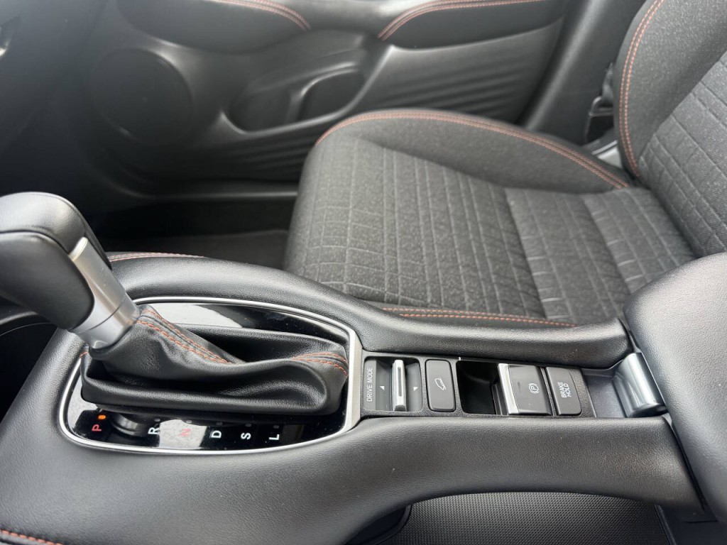 2025 Honda HR-V Image 32