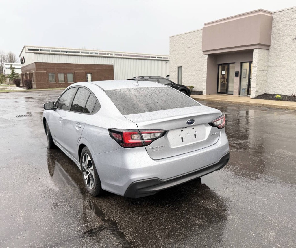 2025 Subaru Legacy Image 9